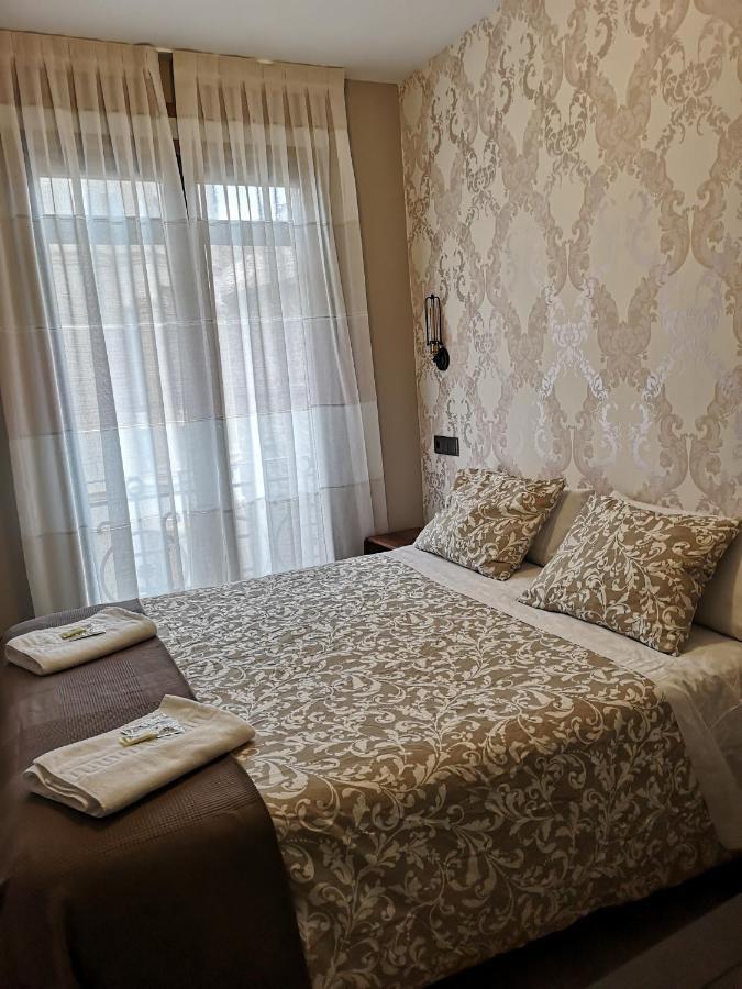 Hostal Juan Bravo Segowia Zewnętrze zdjęcie